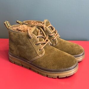 UGG Women’s Quincy Boot in burnt olive Suede